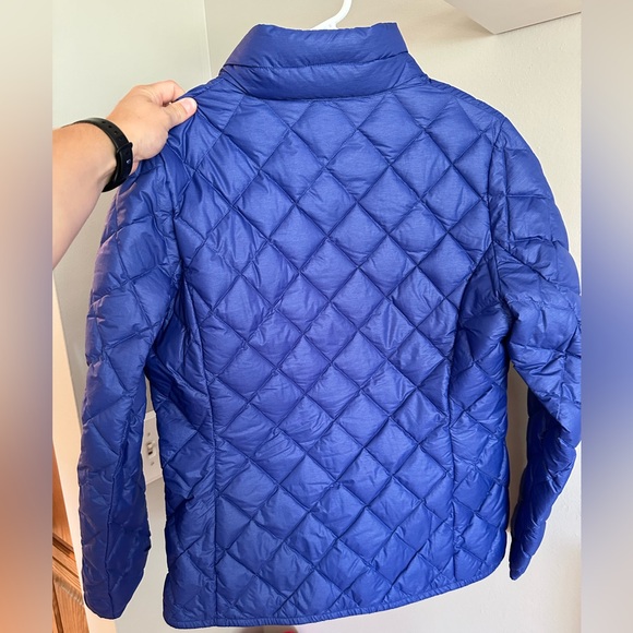 32 degrees thin jacket. Size medium. Blue. Never worn with no tags. - Picture 2 of 4